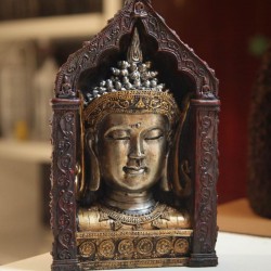 Southeast Asian Buddha Head with Refined Border